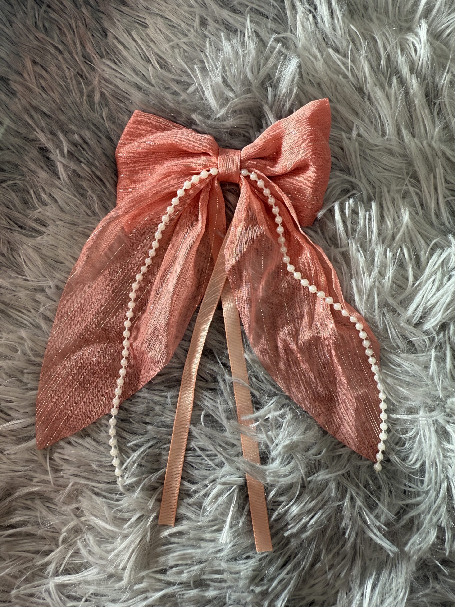 Beautiful bow with pearl embellishments - Image 5