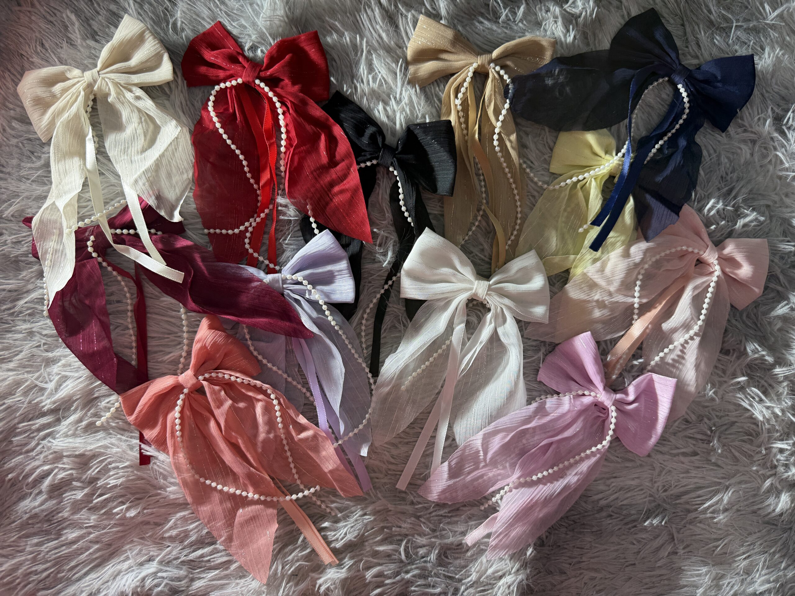 Beautiful bow with pearl embellishments - Image 2